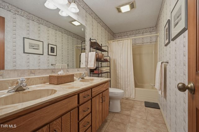 166 Heather Lane, Johnson City, TN 37601