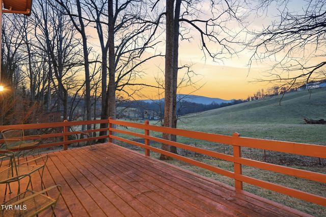 166 Heather Lane, Johnson City, TN 37601