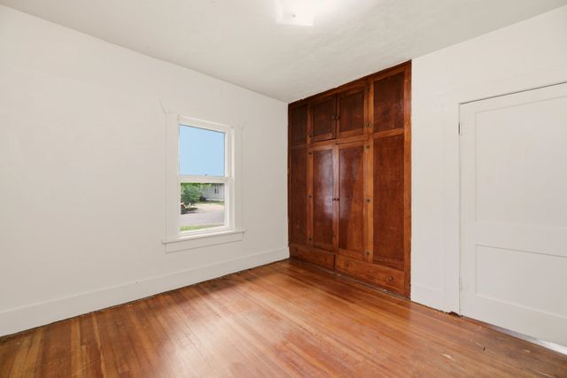 231 N Exposition Ave, Wichita, KS 67203