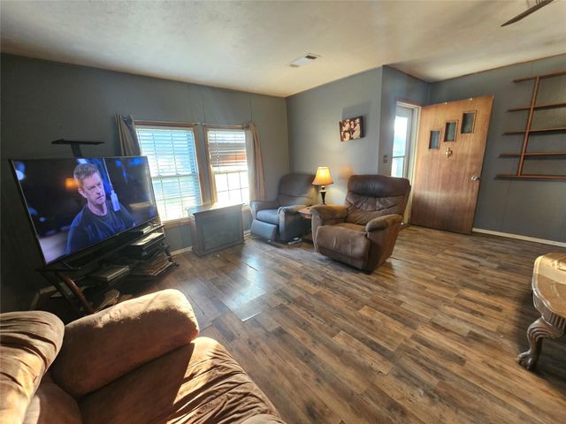 502 N Holly Street, Sweeny, TX 77480