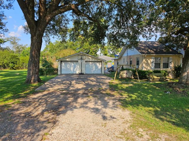 502 N Holly Street, Sweeny, TX 77480