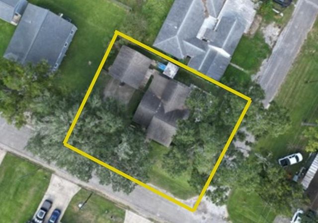 502 N Holly Street, Sweeny, TX 77480