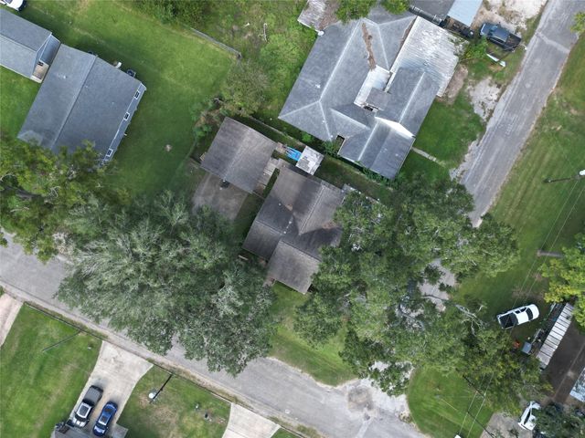 502 N Holly Street, Sweeny, TX 77480