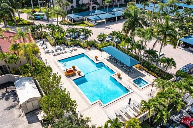 7564 Regency Lake Drive 702, Boca Raton, FL 33433