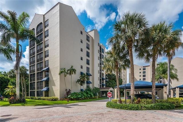 7564 Regency Lake Drive 702, Boca Raton, FL 33433