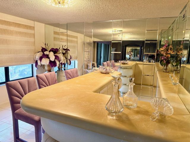 7564 Regency Lake Drive 702, Boca Raton, FL 33433