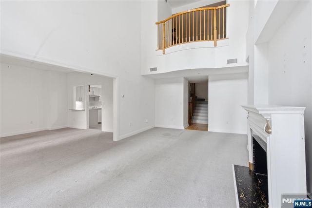 207 Shearwater Court 17, Jersey City, NJ 07305