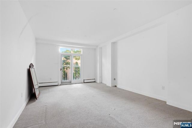 207 Shearwater Court 17, Jersey City, NJ 07305