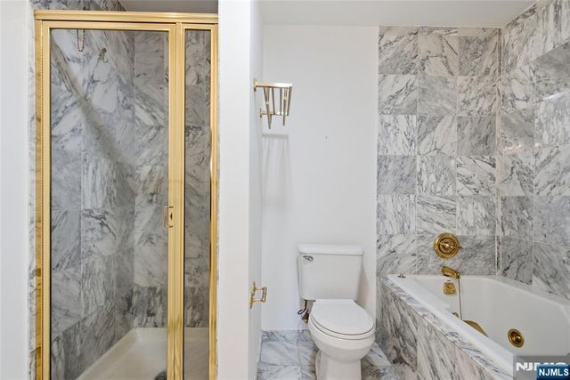 207 Shearwater Court 17, Jersey City, NJ 07305
