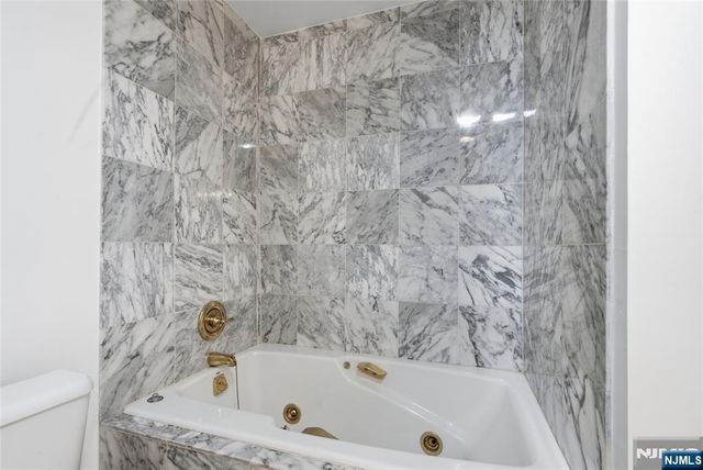 207 Shearwater Court 17, Jersey City, NJ 07305
