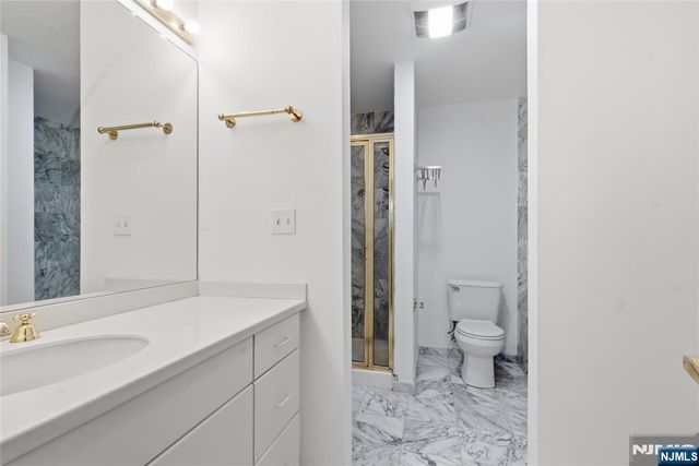 207 Shearwater Court 17, Jersey City, NJ 07305