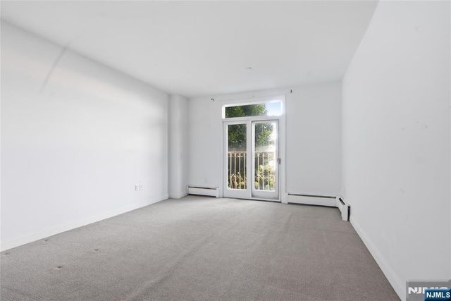 207 Shearwater Court 17, Jersey City, NJ 07305