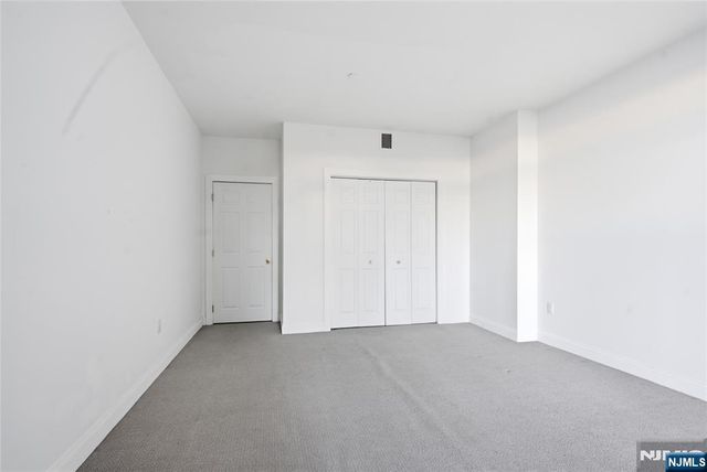207 Shearwater Court 17, Jersey City, NJ 07305