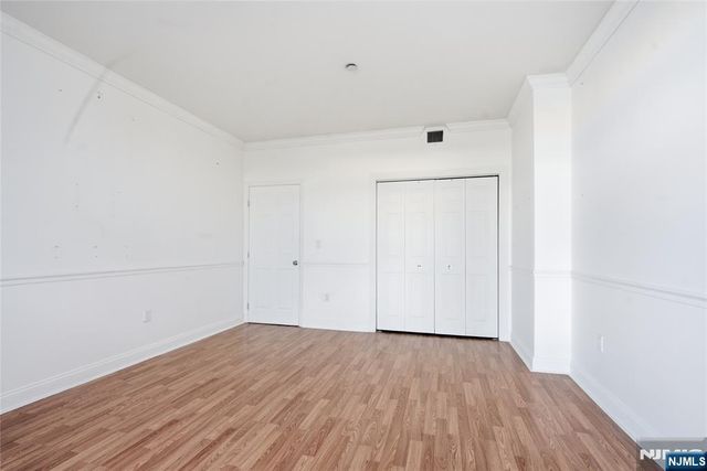 207 Shearwater Court 17, Jersey City, NJ 07305