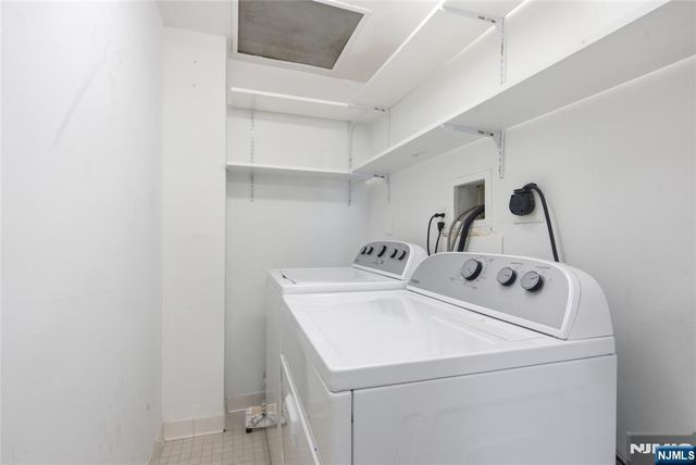 207 Shearwater Court 17, Jersey City, NJ 07305