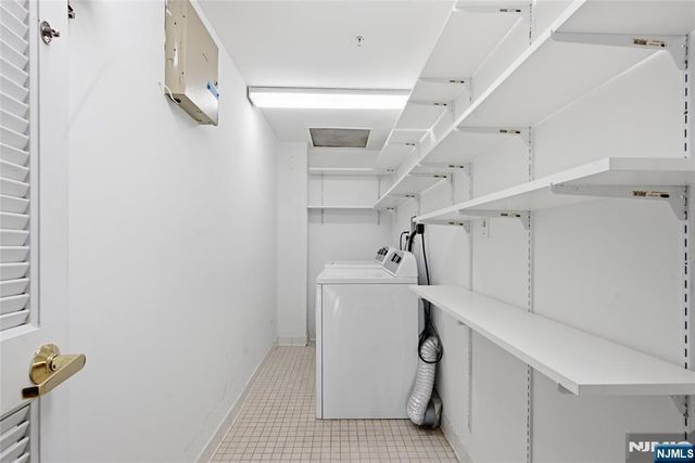 207 Shearwater Court 17, Jersey City, NJ 07305