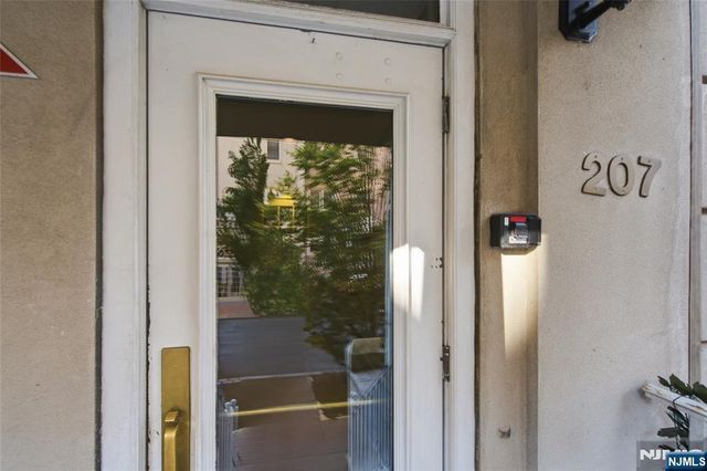 207 Shearwater Court 17, Jersey City, NJ 07305