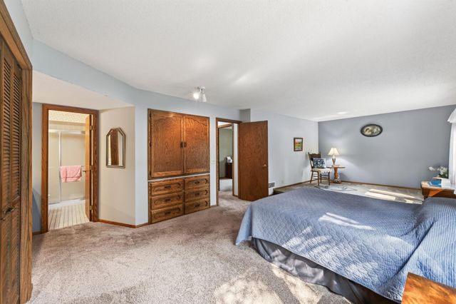 12088 Evergreen Street NW, Coon Rapids, MN 55448