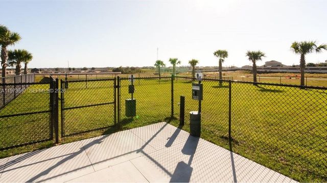 700 Trotters Drive, Eagle Lake, FL 33839