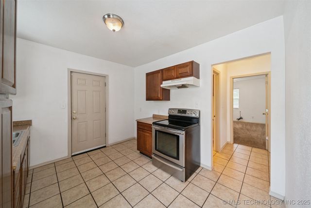 2515 N Garrison Avenue, Tulsa, OK 74106