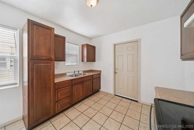 2515 N Garrison Avenue, Tulsa, OK 74106