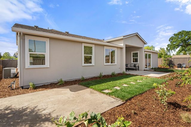 9011 Wickstrom Dr, Orangevale, CA 95662