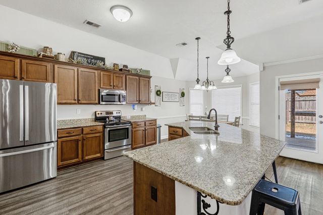 255 BEAU TISDALE DR, Oakland, TN 38060