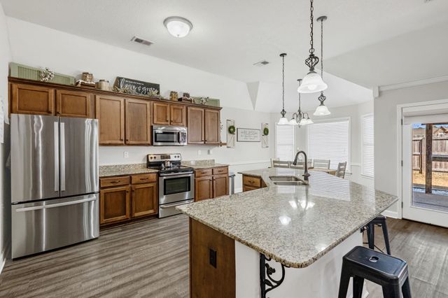 255 BEAU TISDALE DR, Oakland, TN 38060