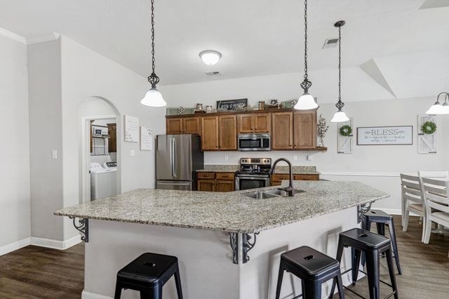 255 BEAU TISDALE DR, Oakland, TN 38060