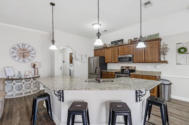 255 BEAU TISDALE DR, Oakland, TN 38060