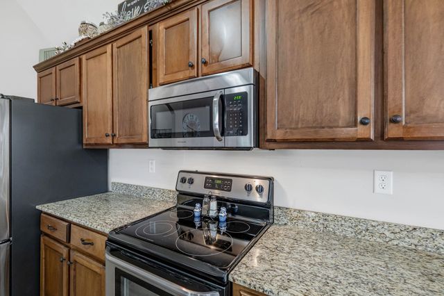 255 BEAU TISDALE DR, Oakland, TN 38060