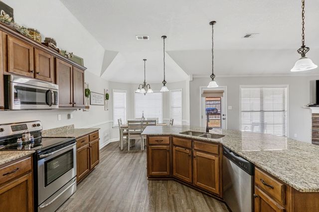 255 BEAU TISDALE DR, Oakland, TN 38060