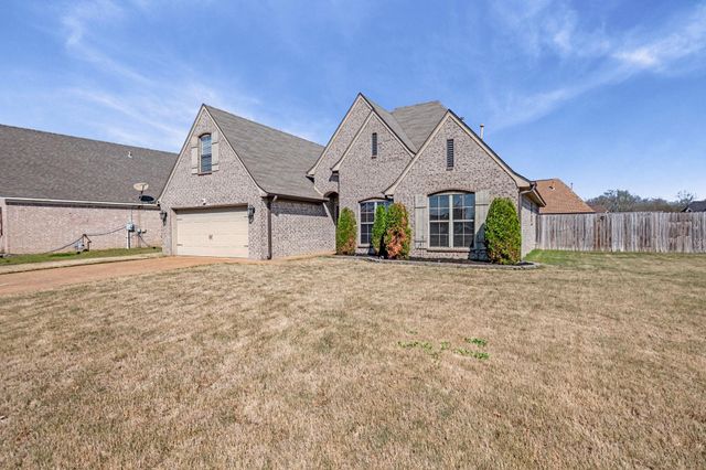255 BEAU TISDALE DR, Oakland, TN 38060