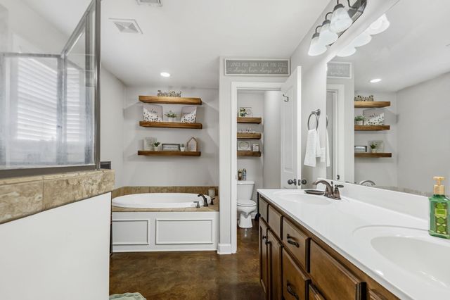 255 BEAU TISDALE DR, Oakland, TN 38060