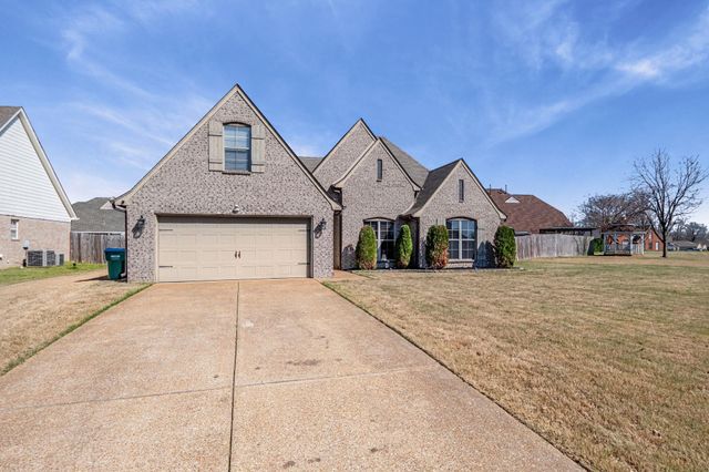 255 BEAU TISDALE DR, Oakland, TN 38060