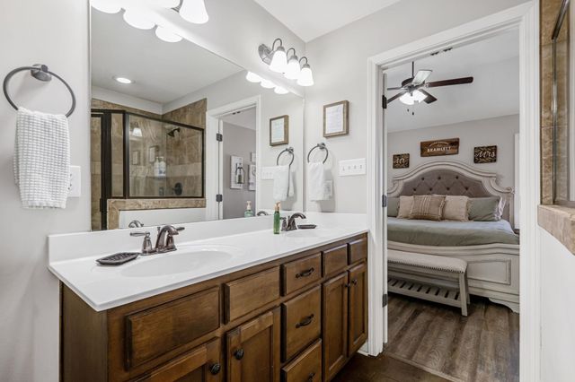 255 BEAU TISDALE DR, Oakland, TN 38060