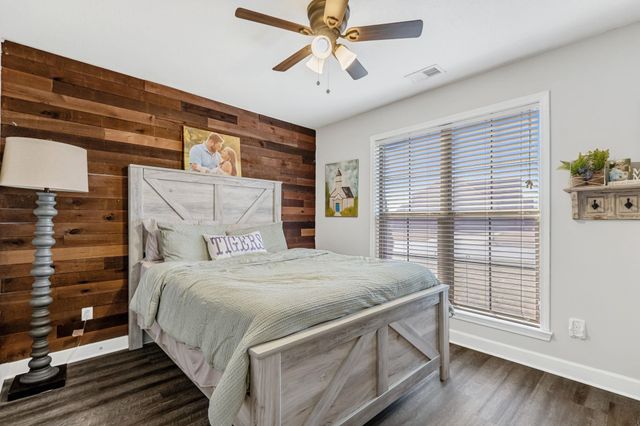 255 BEAU TISDALE DR, Oakland, TN 38060