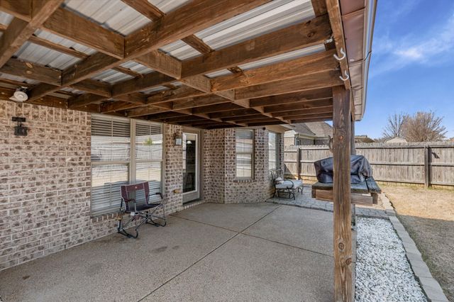 255 BEAU TISDALE DR, Oakland, TN 38060