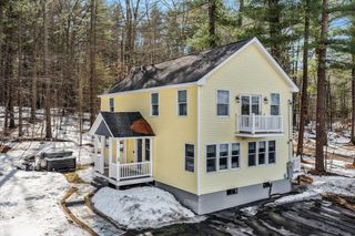 29 Beaver Lake Avenue, Derry, NH 03038