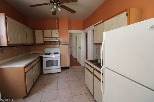 29 E Madison Ave, Clifton City, NJ 07011