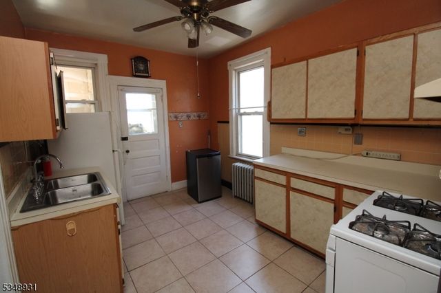 29 E Madison Ave, Clifton City, NJ 07011
