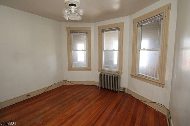 29 E Madison Ave, Clifton City, NJ 07011