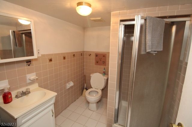 29 E Madison Ave, Clifton City, NJ 07011