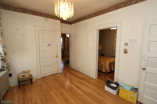 29 E Madison Ave, Clifton City, NJ 07011