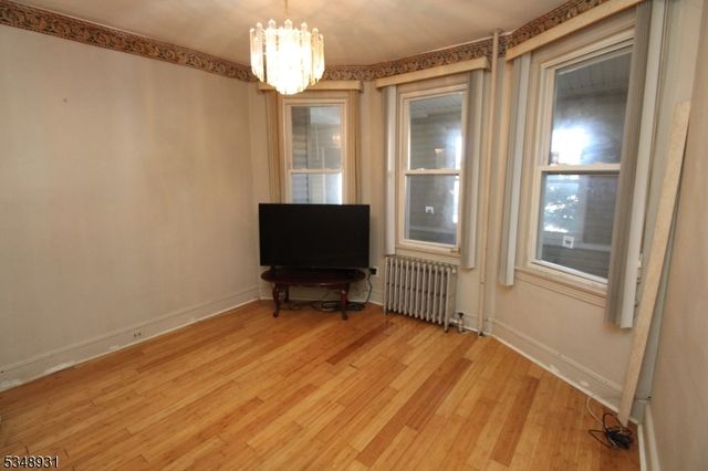 29 E Madison Ave, Clifton City, NJ 07011