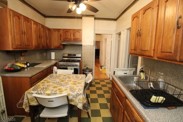 29 E Madison Ave, Clifton City, NJ 07011