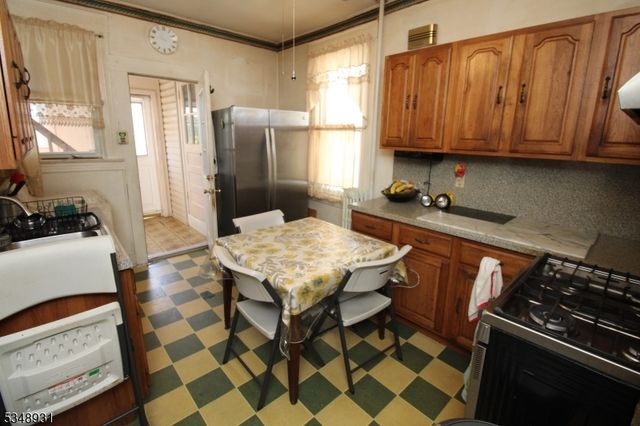 29 E Madison Ave, Clifton City, NJ 07011