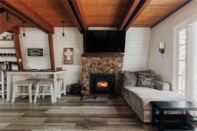396 Kern Avenue, Sugarloaf, CA 92386