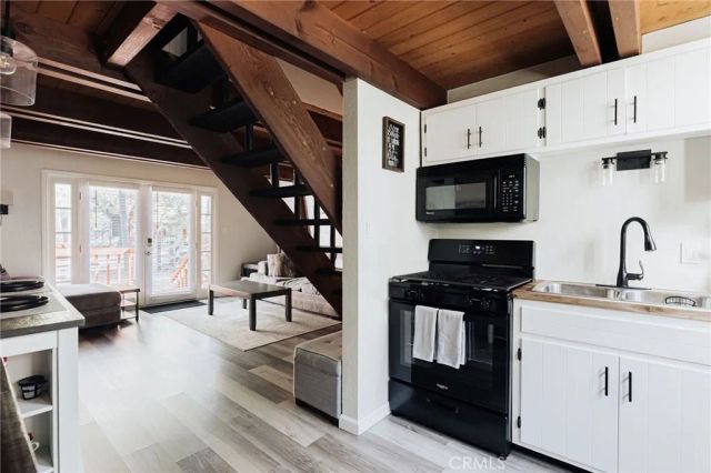 396 Kern Avenue, Sugarloaf, CA 92386