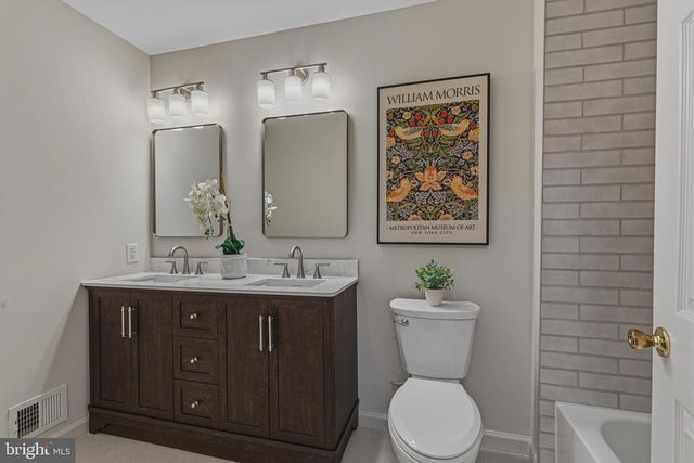 13209 ASHVALE DR, Fairfax, VA 22033